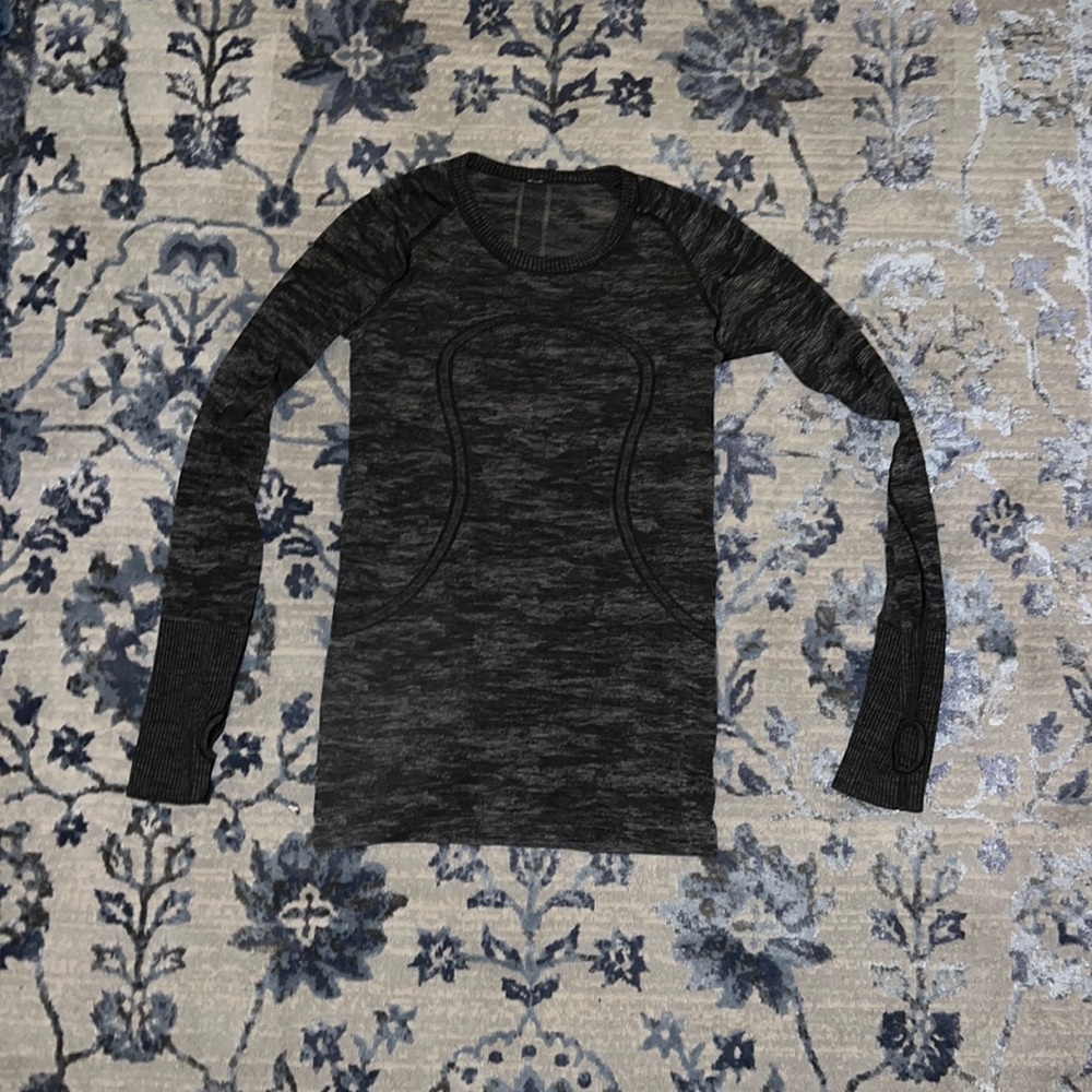 Lululemon athletica heathered black swiftly size 6